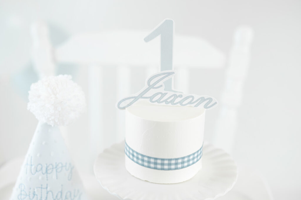 Custom cake topper and cake styling for first birthday, NYC cake smash photos, Heirloom by Melissa Flatiron