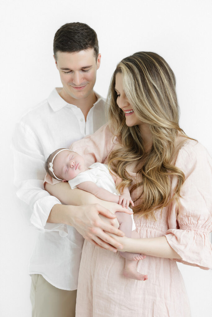 Flatiron newborn photographer, newborn feet in soft light at Heirloom by Melissa, NYC