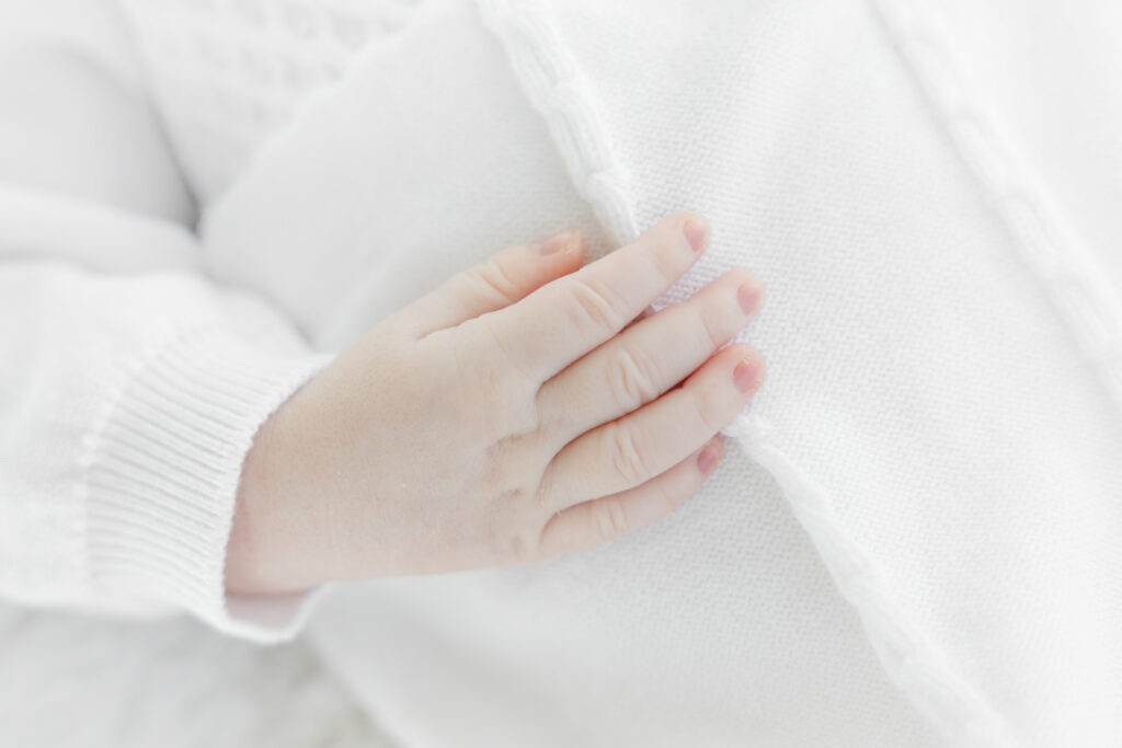 newborn hand details photoshoot 