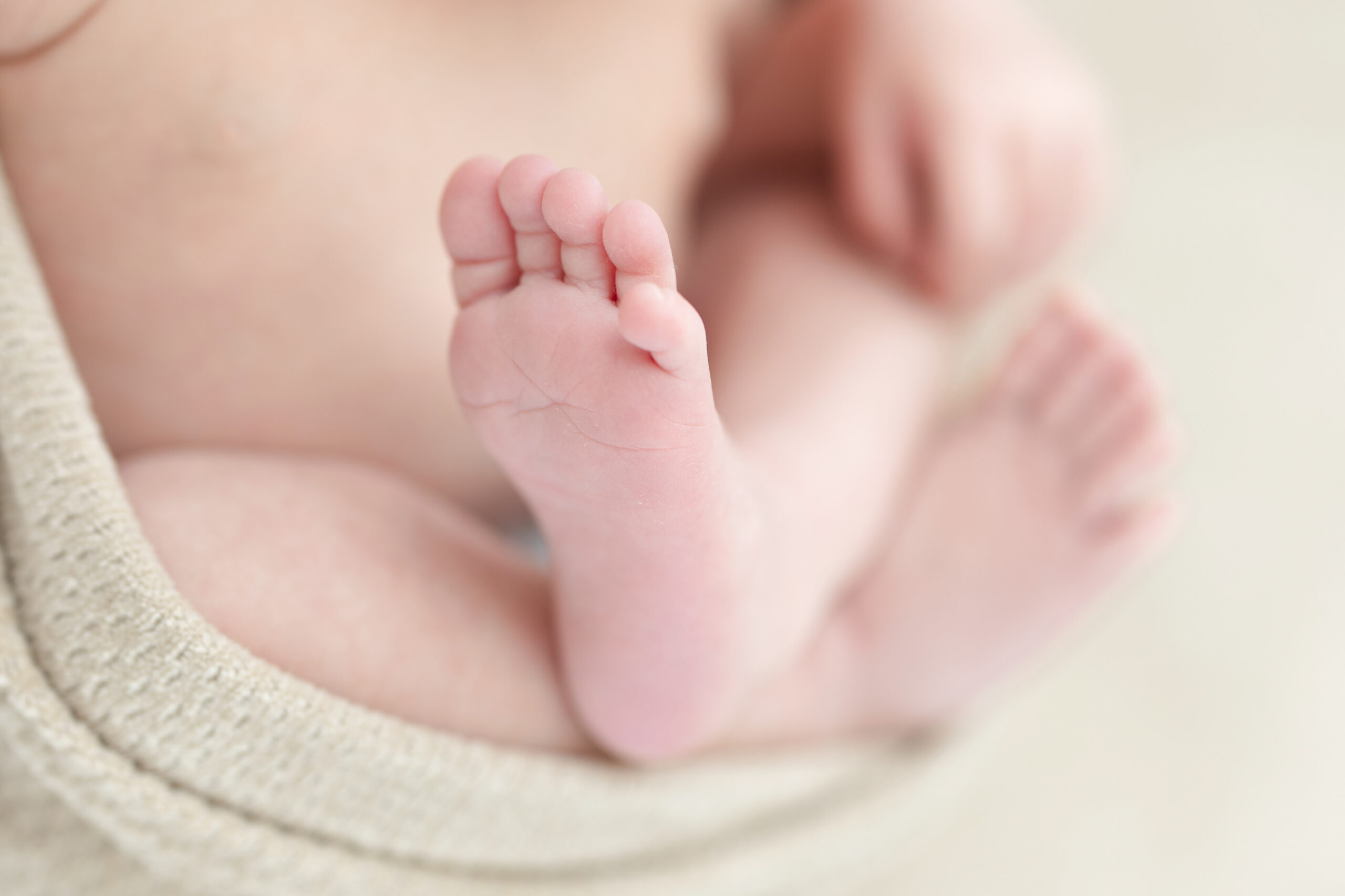 Newborn Baby Boy close-up toes