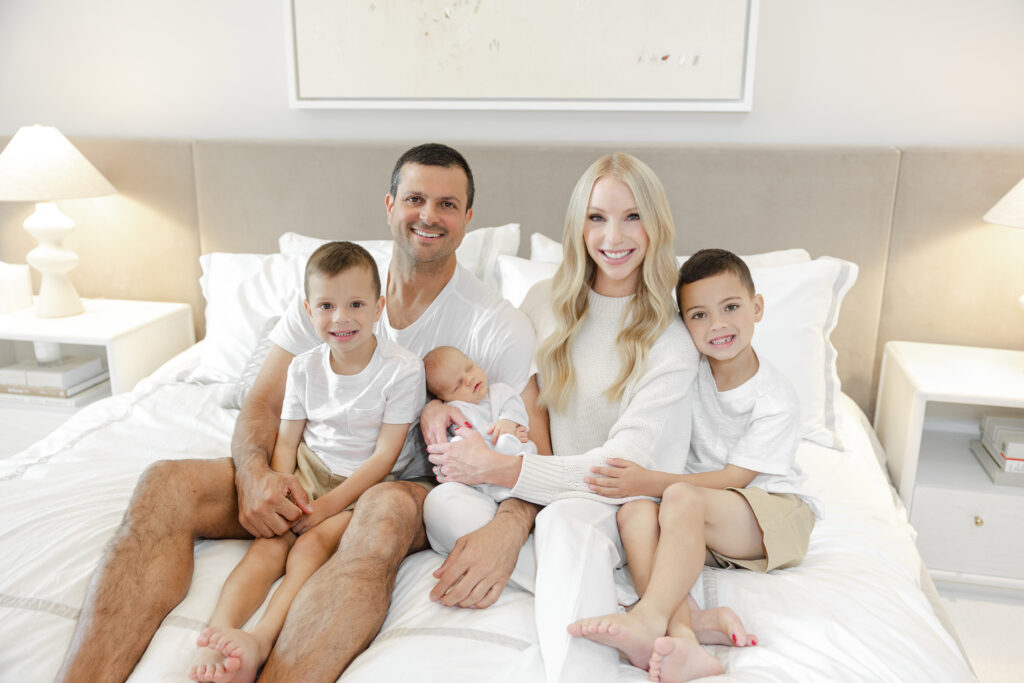 Tribeca newborn photography session with a family of five at home